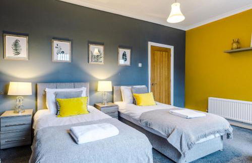 Spacious Modern Chester Home - Great Location - Photo 23