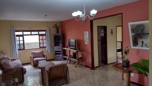 Casa confortável com piscina e churrasqueira - Foto 1