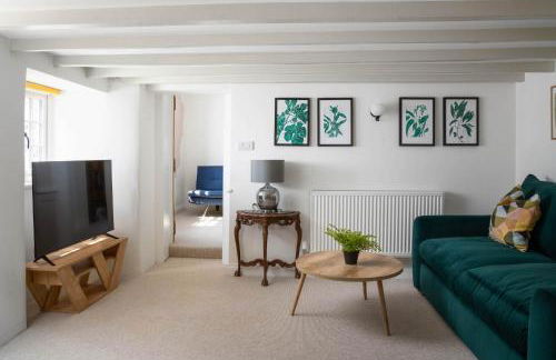 4-Bed Cottage - Pets with Garden & Wood Burner - Foto 7