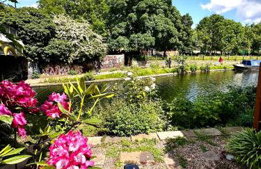Amazing Location - City of London- 2 Bedroom Stunning Canal View House With Private Garden,Parking & Balcony - Foto 72