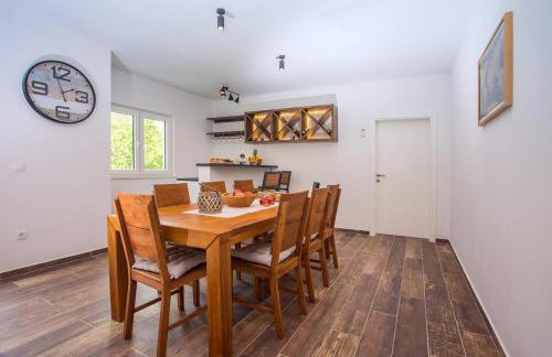 Villa Zora -luxurious villa with heated pool, sauna, 4 bedrooms, 10 persons max - Photo 30