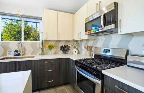 C- Vibrant and Glam NoHo Pad near U-Studios and H-Sign - Foto 17