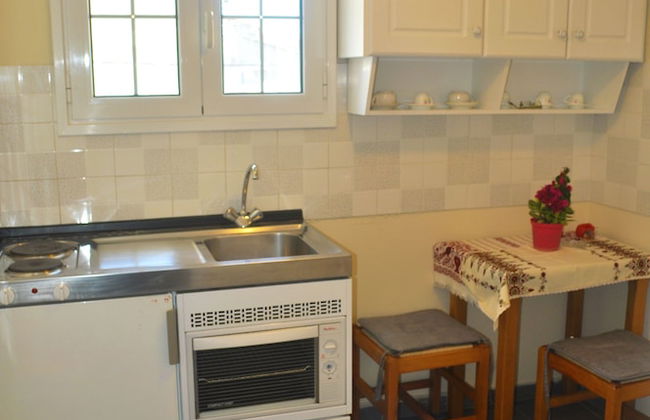 Holiday Studio Apartments Yannis on Agios Gordios Beach in Corfu - Photo 10