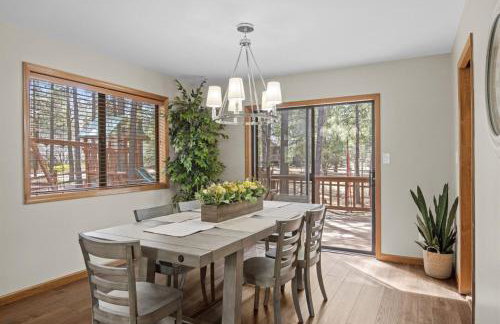 2 Living Rooms Fires Quick Drive Downtown - Foto 9