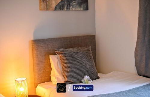 Cosy 4-Bed House l Garden l Free Parking l WiFi l Specious l Hosted by The Cosy Corner Nationwide - Foto 30