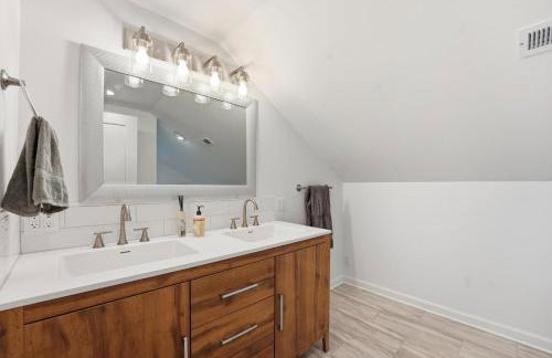 Renovated 1950s Barndominium Pet-Friendly & Modern - Foto 17