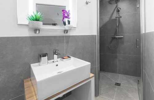 LivinParis - Luxury AC 2 & 3 Bedrooms Le Louvre - Foto 24