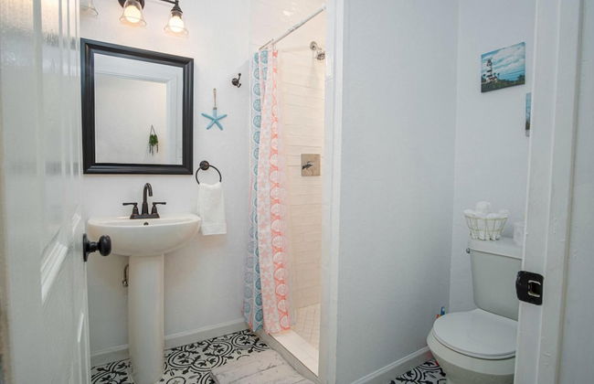 Charming 4BR 2BA Only 5 Mins Downtown Riverwalk - Foto 14