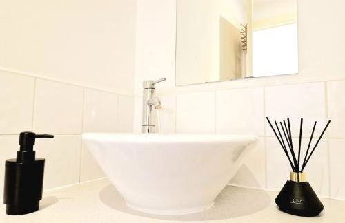 Birmingham City Centre Apartment Lift TV - Foto 24