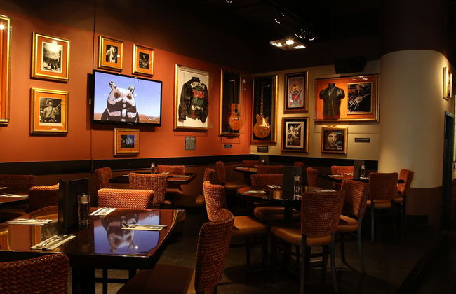 Hard Rock Cafe Cologne – Skip the Line - Photo 1