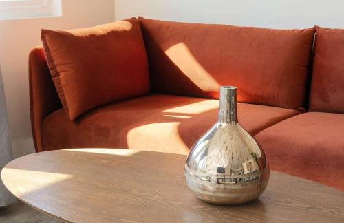 Unwind in Spacious 2BR Apt Sleeps 6 with Parking - Foto 5