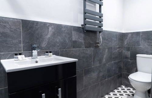 Adam Court Apartments - PE1 - Contractor Friendly - Choice of Studios or 1 Bed Apartments - Free Parking - Sofa Beds - Sky TV - Full Kitchen - Washer Dryer - WiFi - Foto 25