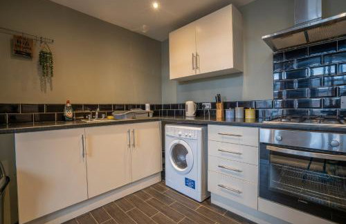 2 Bed-Town Centre-Free Parking - by Holiday Homes - Foto 18