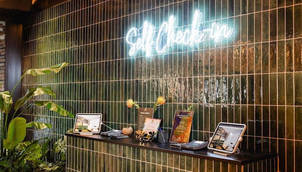 Mostrador de check-in y check-out