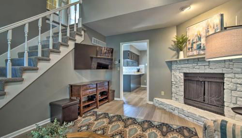 Modern Townhome with Fireplace Near Stoll Park - Foto 4
