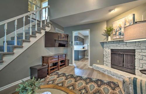 Modern Townhome with Fireplace Near Stoll Park - Foto 4