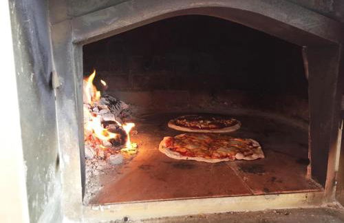 Cottage with Pool,Gourmet BBQ,Wood Oven&Games Barn - Foto 50