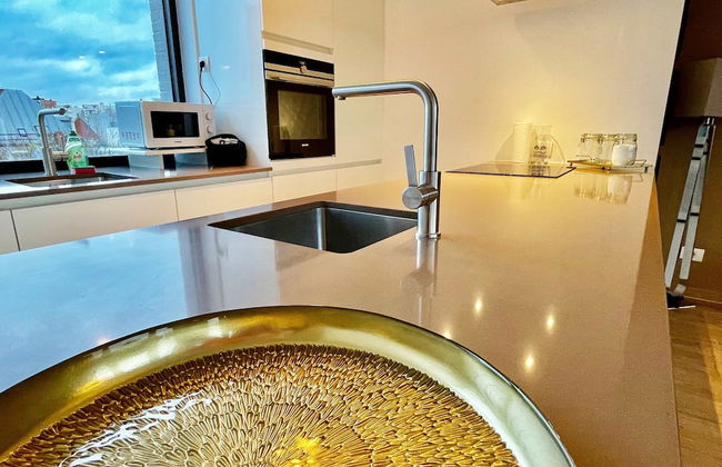 Modern 2BR Penthouse Near Diamond District by Oneluxstay - Foto 29