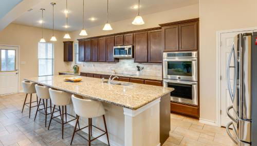 7 Mi to Lake Casa Blanca Laredo Family Home! - Foto 3