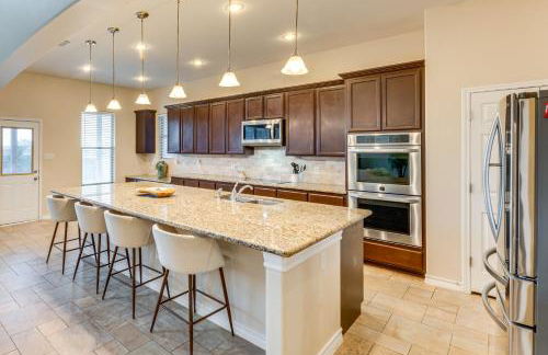 7 Mi to Lake Casa Blanca Laredo Family Home! - Foto 3