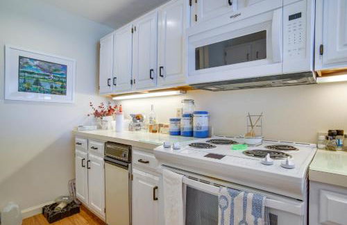 Breezy Oak Bluffs Condo - Steps to Inkwell Beach! - Foto 11