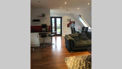 Struan Coach house in gated residence - Photo 3