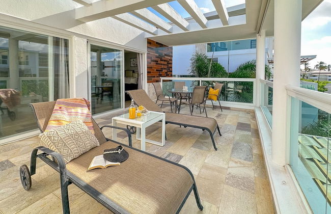 Incredible 3 BR Penthouse w BBQ Jacuzzi - Photo 65