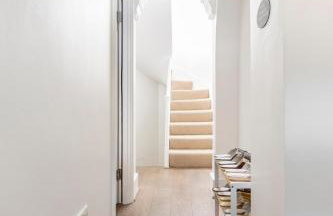 Elegant 4-Story Townhouse Near Victoria Station - Foto 16