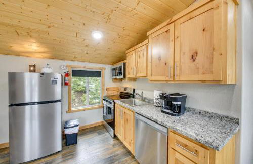 1 Mi to Waterfront Trails, Troy Home with Hot Tub! - Foto 7