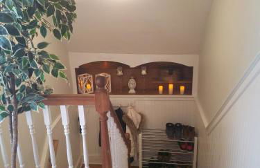 Charming 2BR Getaway with Modern Comforts - Foto 15