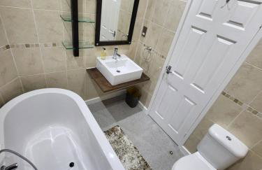 Cheerful 3 bedroom Lodge At White cross Bay Windermere - Photo 55