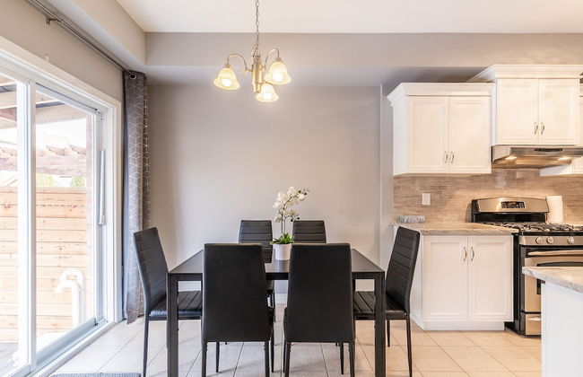 GLOBALSTAY. Modern 3-4 Bedroom Town - Photo 25