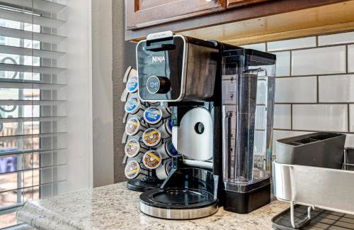 HOT TUB Firepit Pool Table Patio Cozy Downtown Denver - Foto 26