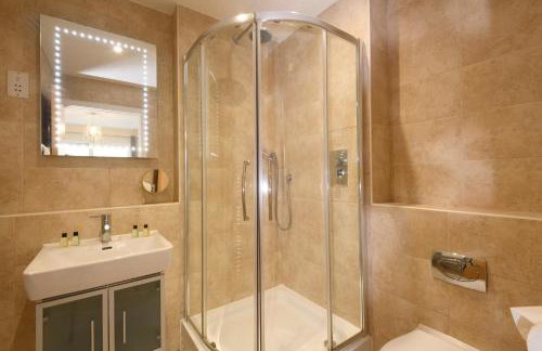 The Beach House & Porth Sands Apartments - Photo 120