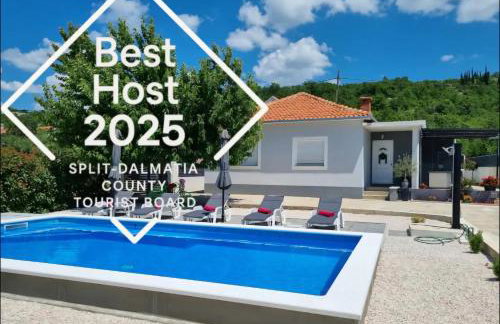 Holiday home "Olive tree", with pool - Best Host 2025 - Foto 1