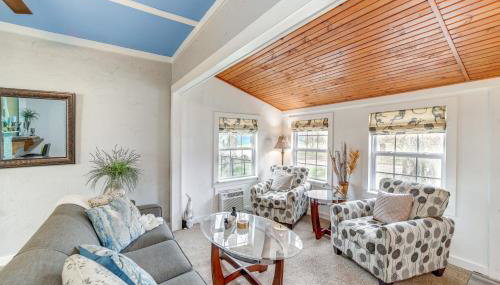 Historic Cabin with Yard 1 Mi to Lake Spavinaw! - Foto 4