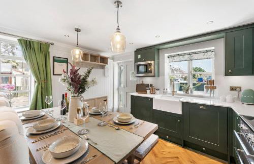 Gorgeous 3 Bedroom, 225 year old cottage - Foto 19