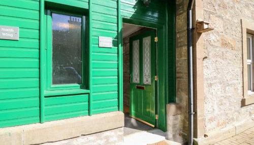 Courtyard Cottage - Photo 3