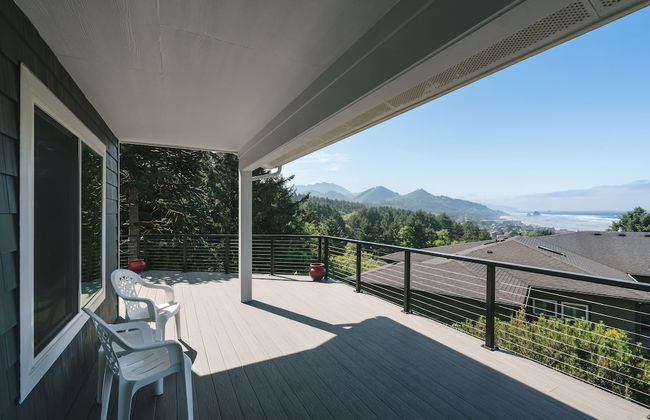 Anchor's Retreat by Avantstay Gorgeous Clift Top Views w/ Incredible Patio - Photo 24