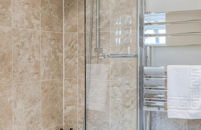 Luxury 1 Bedroom Apartment with Parking - Foto 28