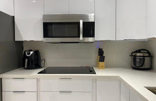 Beautiful House 7 min from Miami Airport w FREE parking - Photo 54