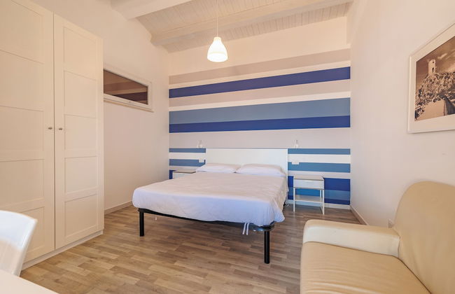 Marina di Petrolo Apartments - Photo 12