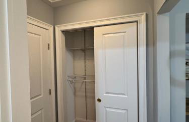 Cozy Room by Hofstra University - Photo 33