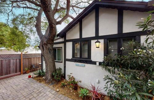 Santa Barbara Beach Cottage - Photo 15