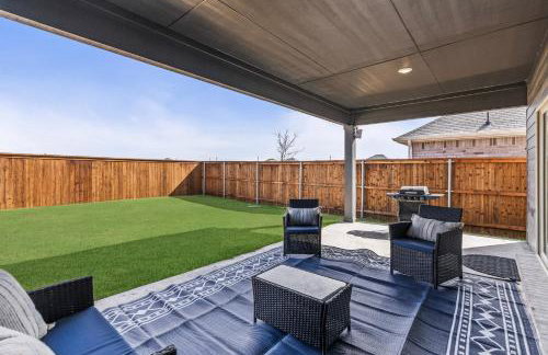 4Bed Luxury Getaway with Pool Table and Near Lake Lavon - Foto 25