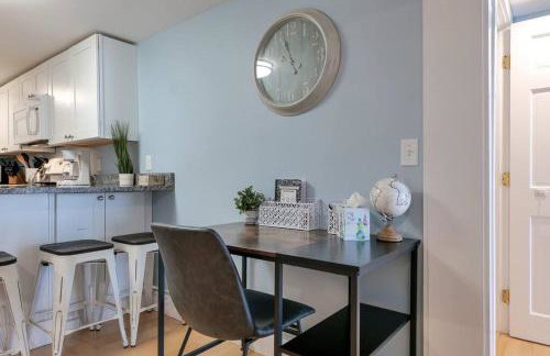 2BR Apt w/ 3 min Walk to downtown SWH - [Low Tide] - Foto 7