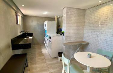 (1406) Studio Elegante com Vista Mar - Foto 49