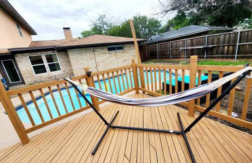Newly remodeled 5BR 3BA w/pool 16 ppl - Photo 14
