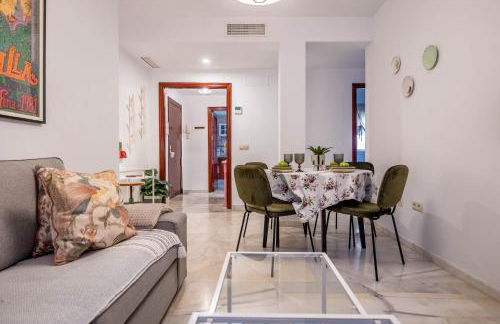 Piso con patio privado y parking Nervión Sevilla - Foto 9