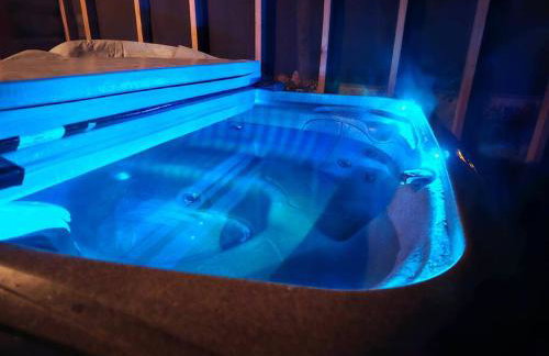 Spring Couples Getaway Hot Tub plus 500Mbps - Foto 38